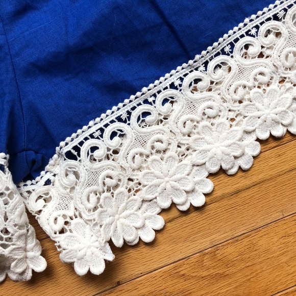 🍌 Banana 🍌 Boutique Shorts - blue w/ lace - Picture 4 of 6